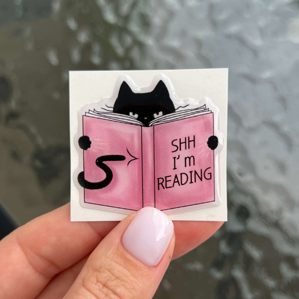3D стікер "Shh I`m reading"