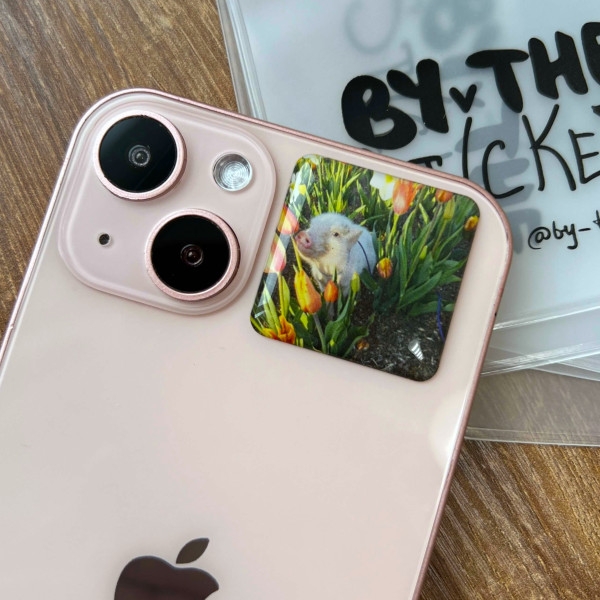 3D sticker “Pig among tulips”