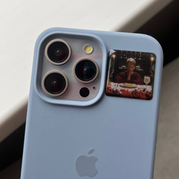 3D sticker “Kevin at the table”