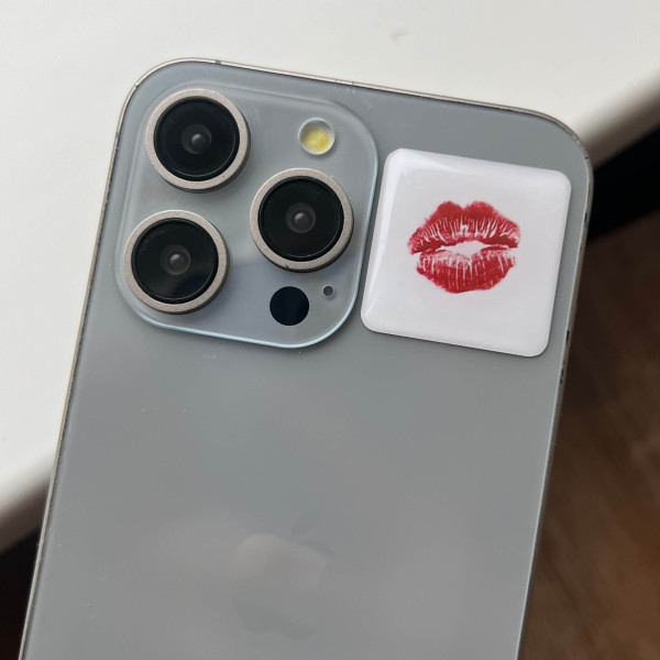3D sticker "Red kiss"
